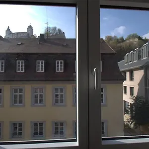 https://stilvolle-wohnung-direkt-in-der-city.com-bavaria.com